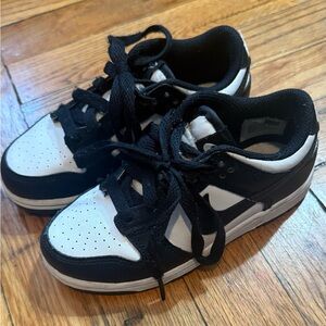 Nike Dunk Low size 11.5 in Black/white